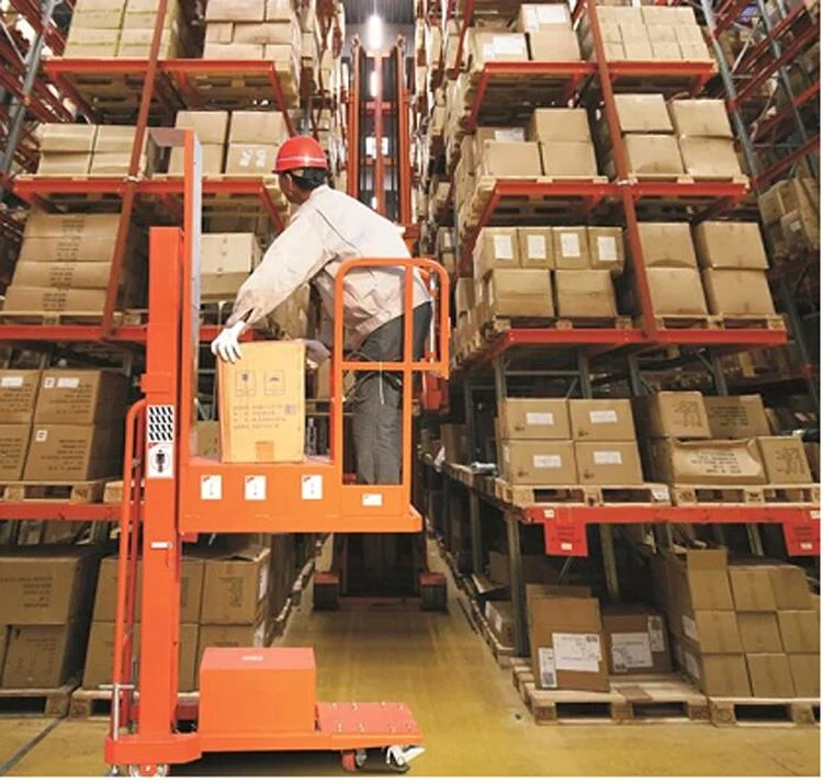 Self propelled order picker