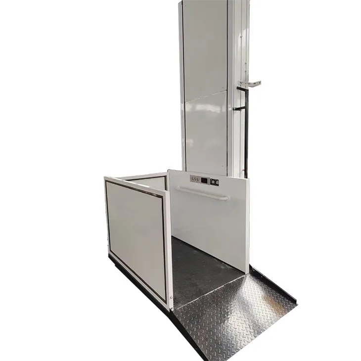 Ardaitheoir cathaoireacha rothaí don bhaile lasmuigh